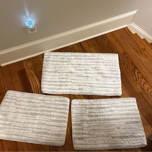 DKNY - Trio of contemporary bath mats - white & gray stripes